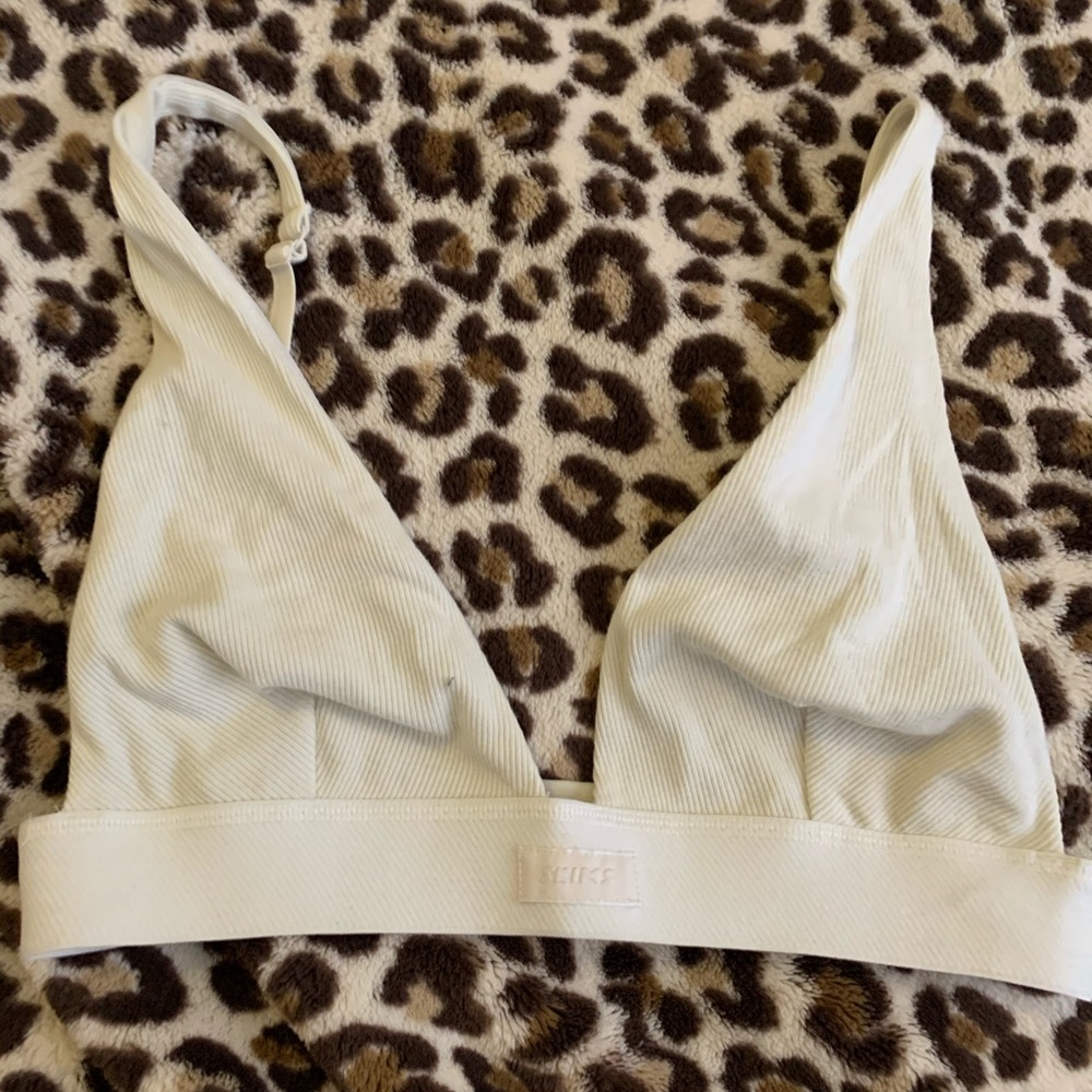 SKIMS PLUNGE BRALETTE